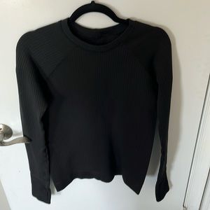 Lululemon long sleeved shirt. Black. Size 6.